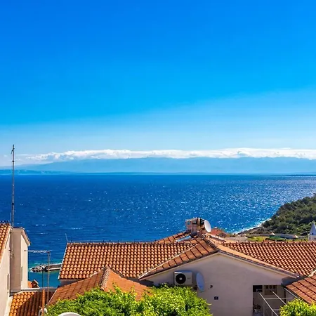 Kira, Guest house Mali Losinj