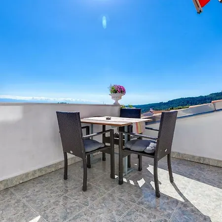 Guest house Kira, 3*