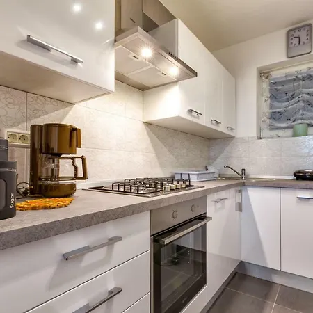 Guest house Kira, 3*